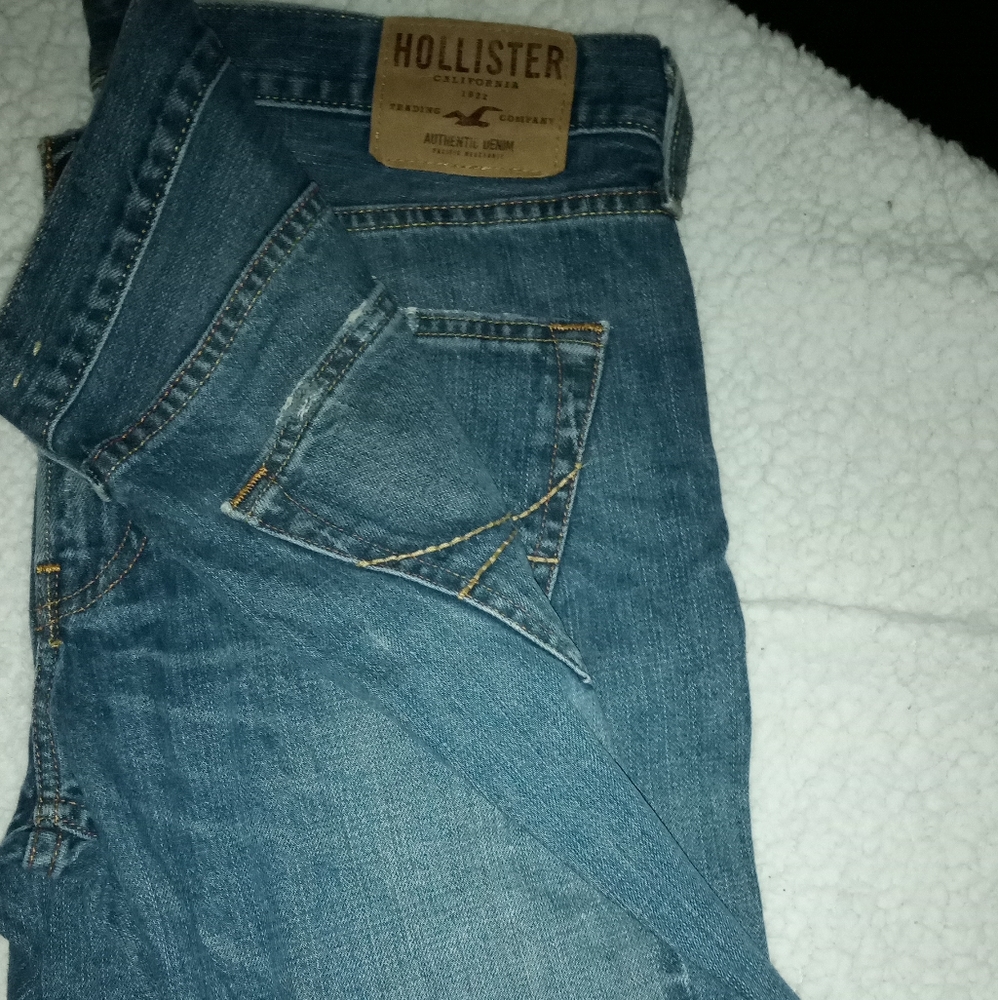 Hollister jeans 34/32 they do have holes and tears